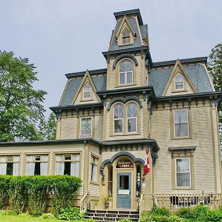 Bluenose Lodge Lunenburg Exterior photo