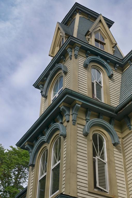 Bluenose Lodge Lunenburg Exterior photo